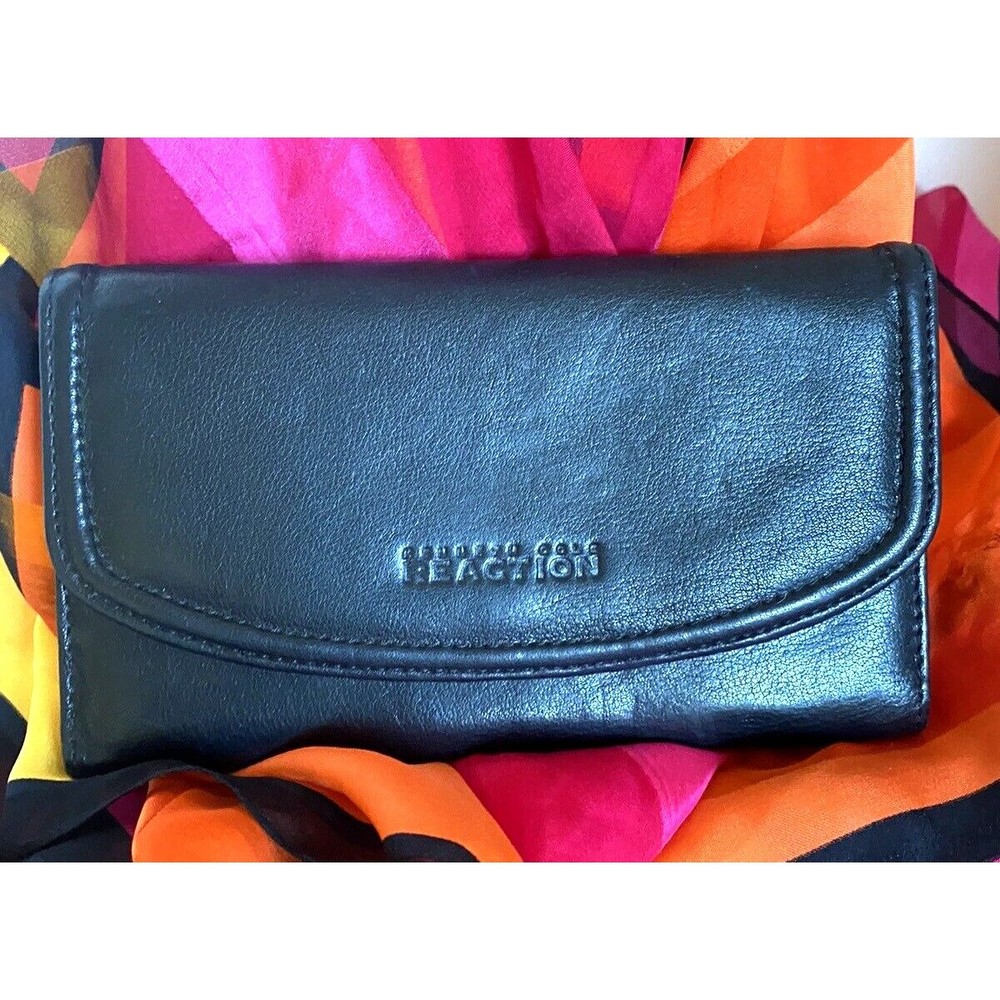 KENNETH COLE REACTION Wallet Snap Button